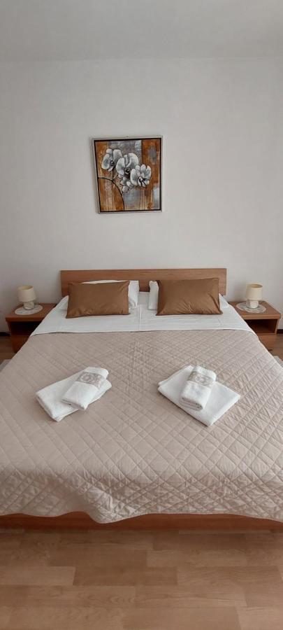 Pahljina Apartments Palit Kültér fotó