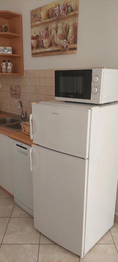 Pahljina Apartments Palit Kültér fotó